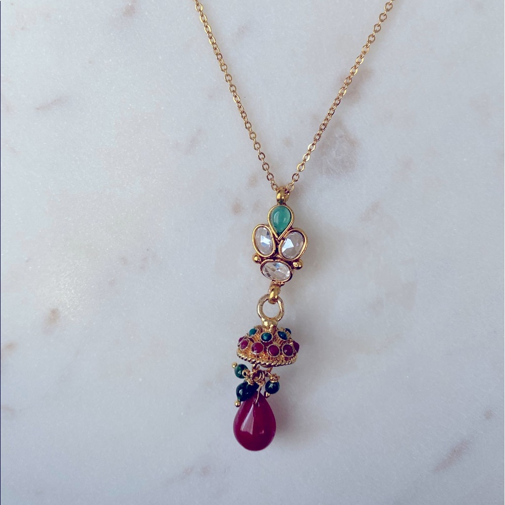 Gold tone necklace